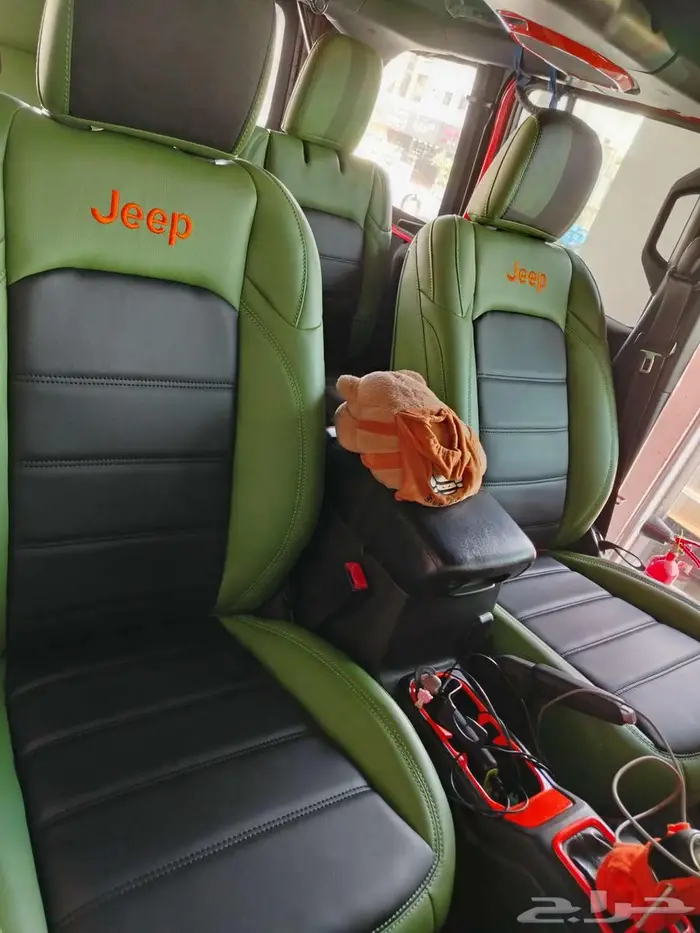 تنجيد سيارة رانجلر من قماش الى جلد مع اضافة لماسات 5