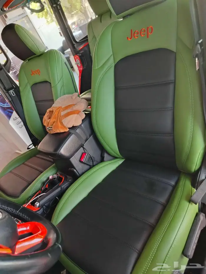 تنجيد سيارة رانجلر من قماش الى جلد مع اضافة لماسات 1