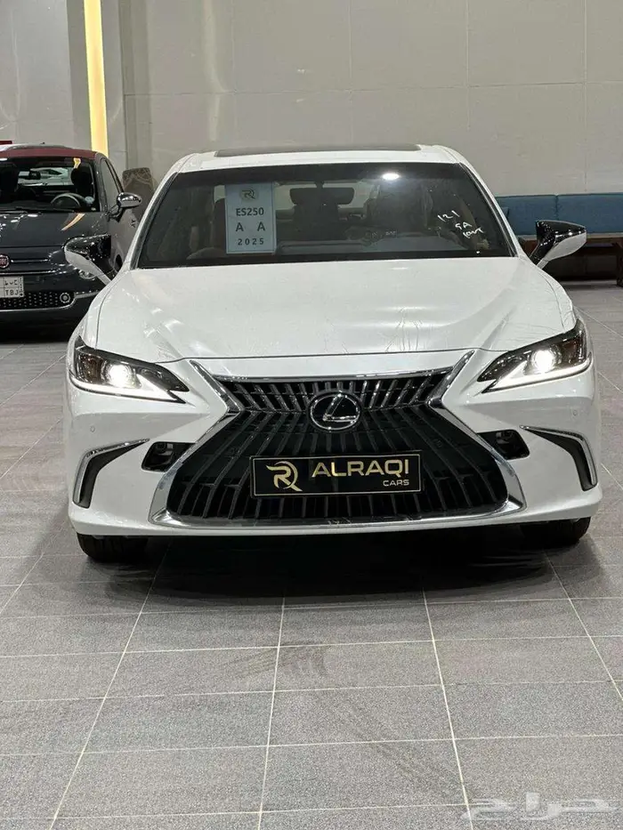 لكزس ES250 AA - خليجي - 2025-تشغيل عن بعد-جناح خلفي 0