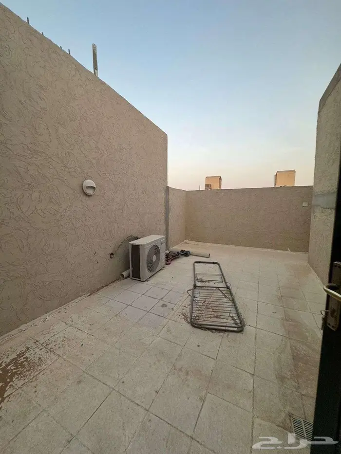 للبيع فيلا درج داخلي في الرياض حي المهدية   عرض رقم H1005 17