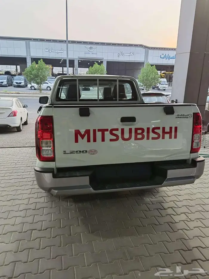 ميتسوبيشي L200 غمارتين 2024 16