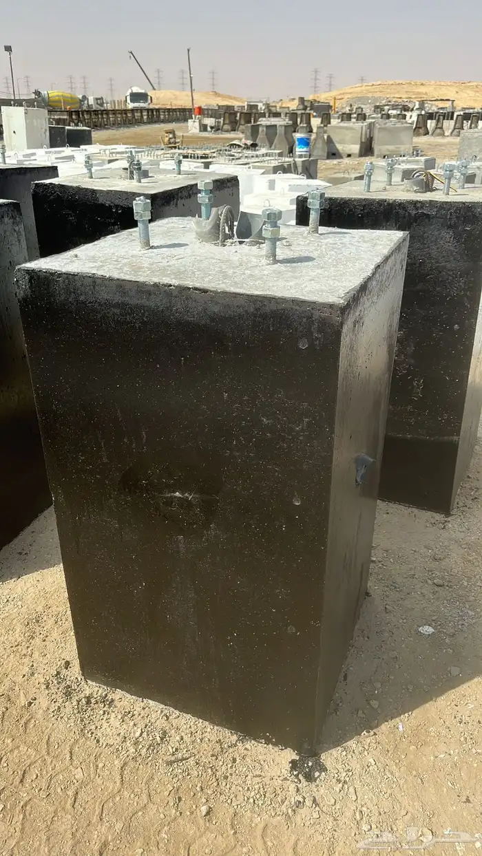 قواعد   انارة   حواجز   خرسانية 10