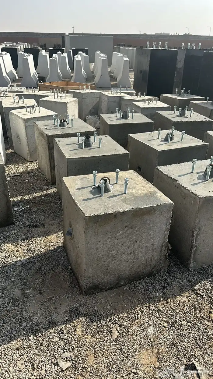 حواجز   خرسانية   قواعد   انارة   غرف   تفتيش 3