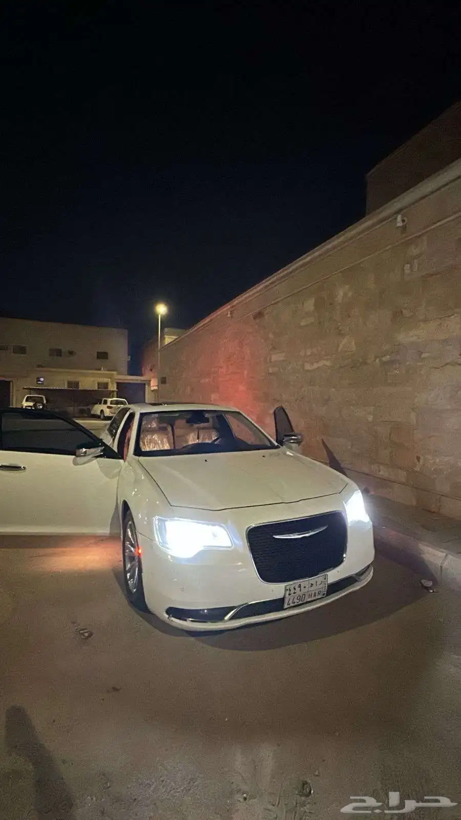 كرايزلر للبيع 2