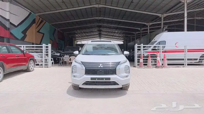 ميتسوبيشي اوتلاندر دفع رباعي نصف فل 7 راكب 2025 0