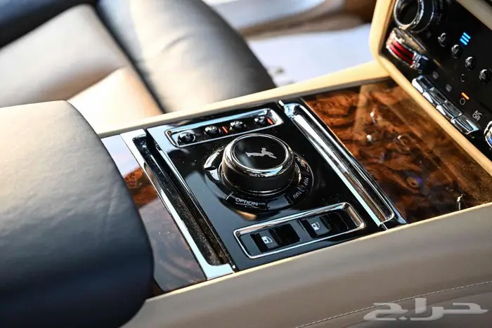 شركة لبريمي لسيارات رولز رويس Ghost - قوست 6