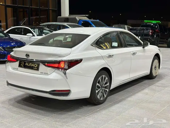 لكزس ES250 AA - خليجي - 2025-تشغيل عن بعد-جناح خلفي 10