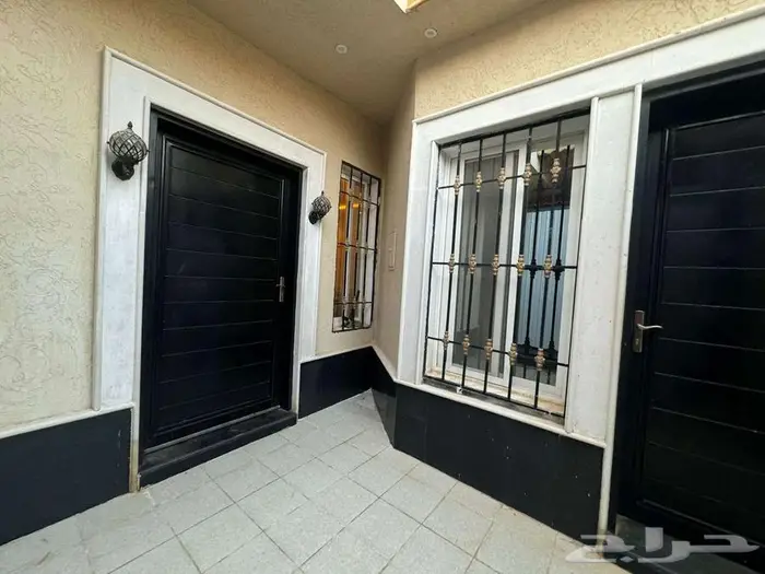 للبيع فيلا درج داخلي في الرياض حي المهدية   عرض رقم H1005 2