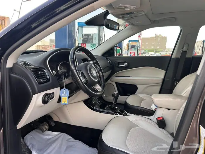 جيب كومباس 8