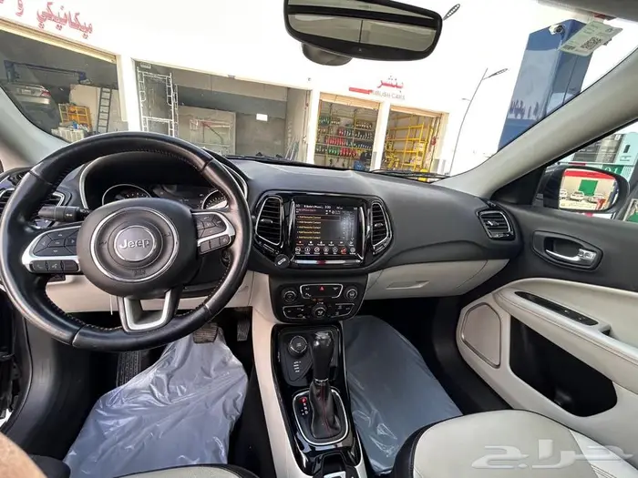 جيب كومباس 10