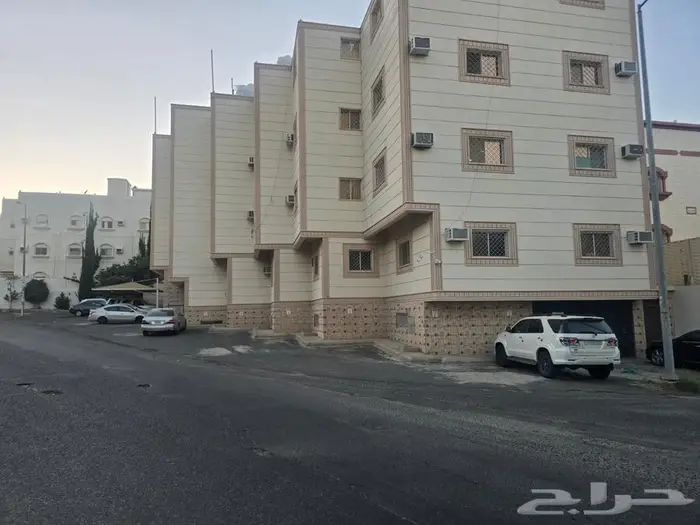 للبيع عمارة 6 شقق ودور فيلا خلف بنك الراجحي طريق الملك خالد 1