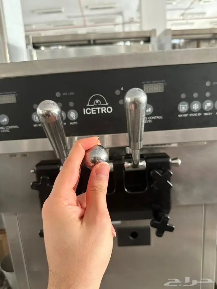 جهاز ايسكريم براند IceTro الأمريكي 0