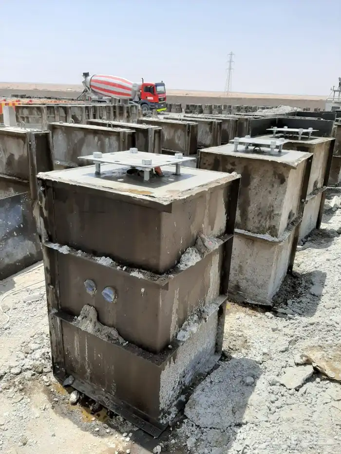 حواجز خرسانية منهول قواعد انارة 24