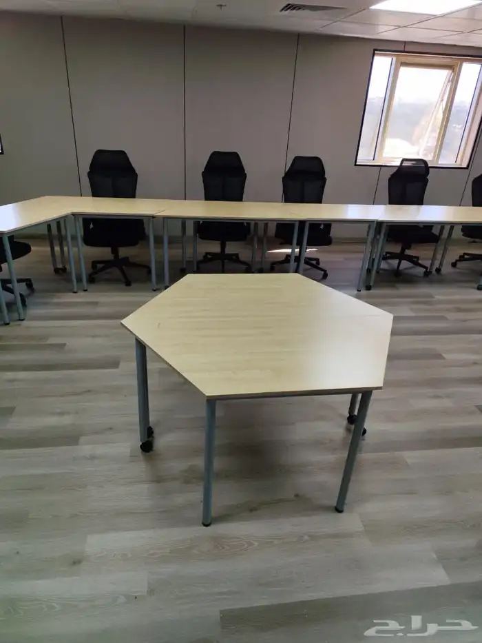 طاولات تدريب مشطوفة و سداسية 2