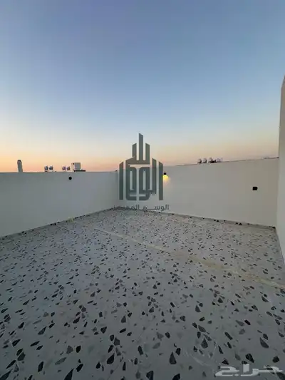 للبيع شقق علوية بحي الاخضر 17