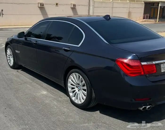 BMW الفئة السابعة 730 الشفاء 2012 2