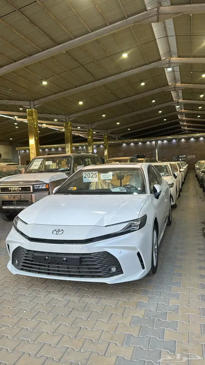 كامري LE نص فل موديل 2025 سعودي اصفار ( لوحة ) 0
