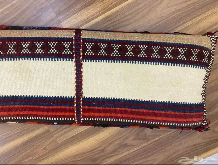 مخدات عمرهم 55 سنه بحاله ممتازه 7