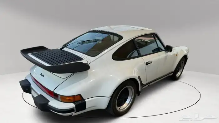 بورش 911 مخزن 6 000 كيلومتر فقط 1