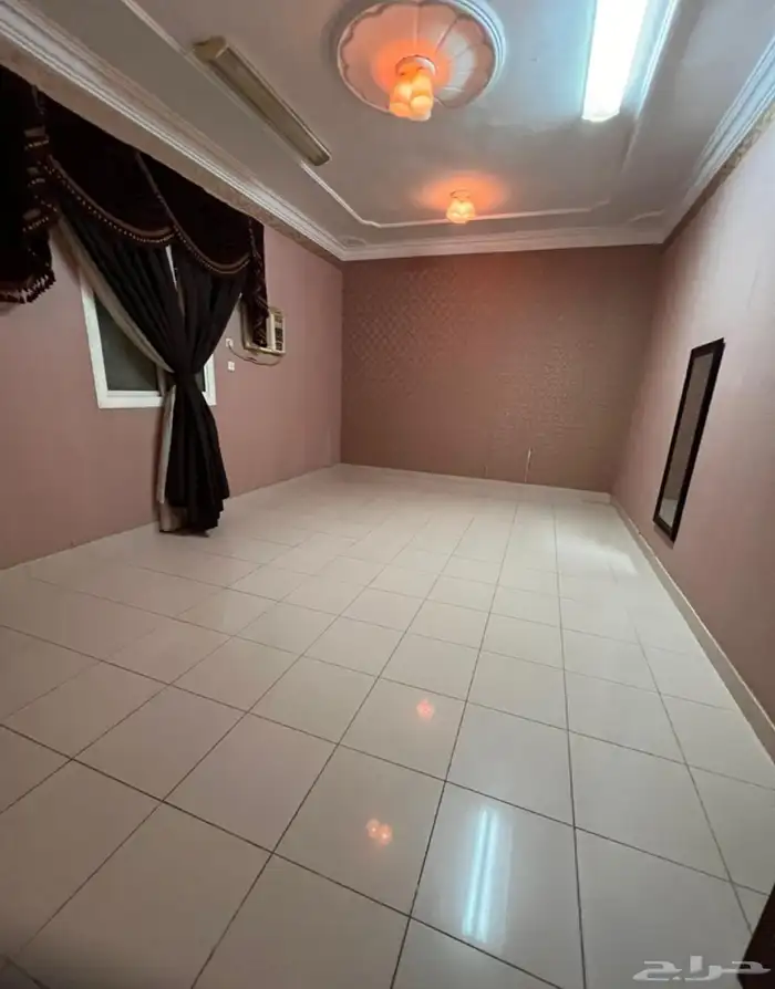 عماره تجاريه سكنيه بسعر لقطه في حي الدفاع على شارع40 م 13