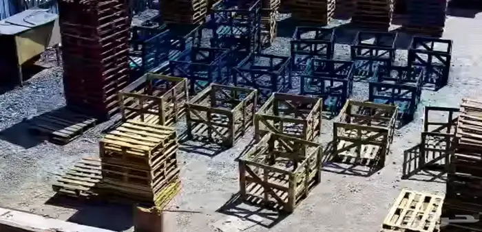صناديق خشبية وطبليات 2