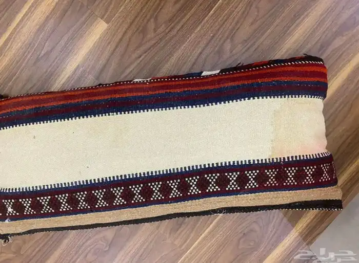 مخدات عمرهم 55 سنه بحاله ممتازه 5