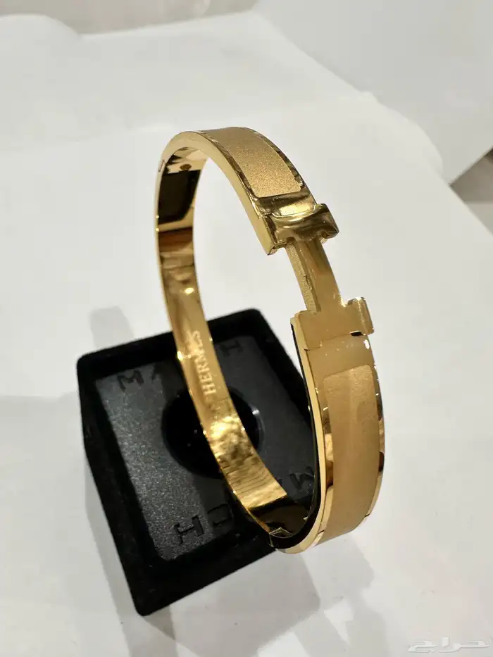 عطور ونظارة و أساور متوفر 12