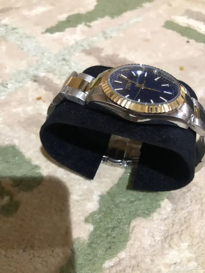 ساعة زايروس للبيع علا السوم يبدا السوم من 80 3
