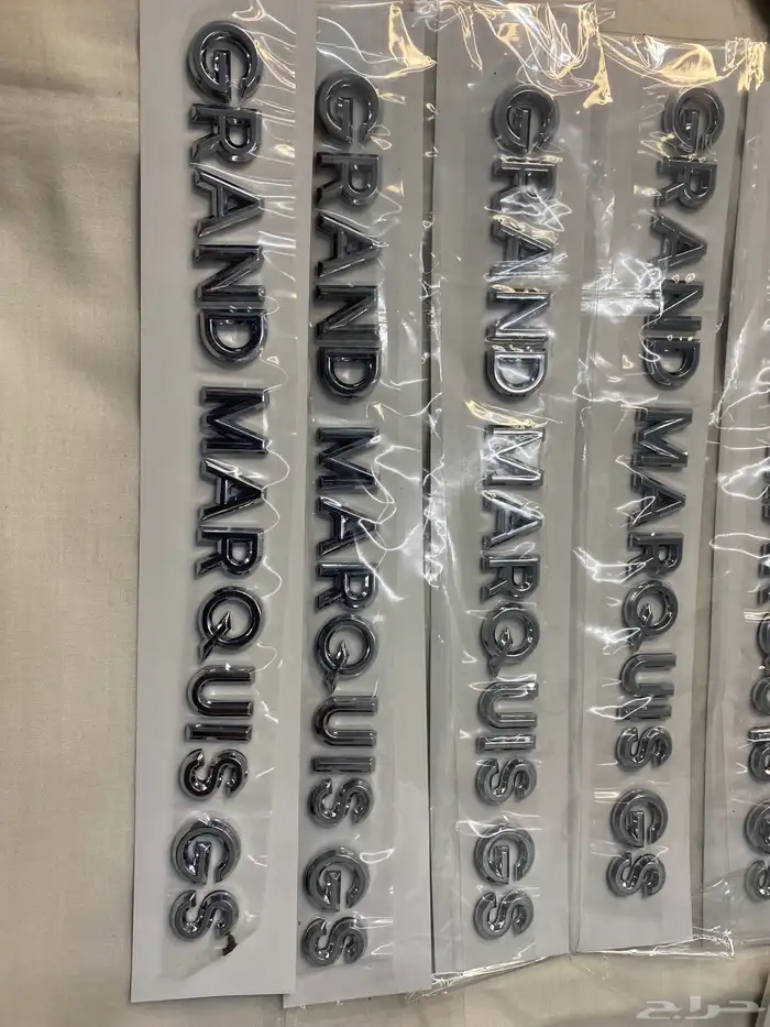 علامة شنطة جراند ماركيز 2006-2011 2