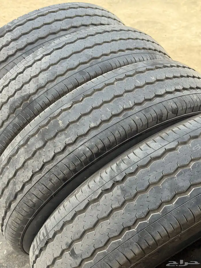 أربعه كفرات مع جنوط نيسان مقاس 16-85 235 نظيفه 13