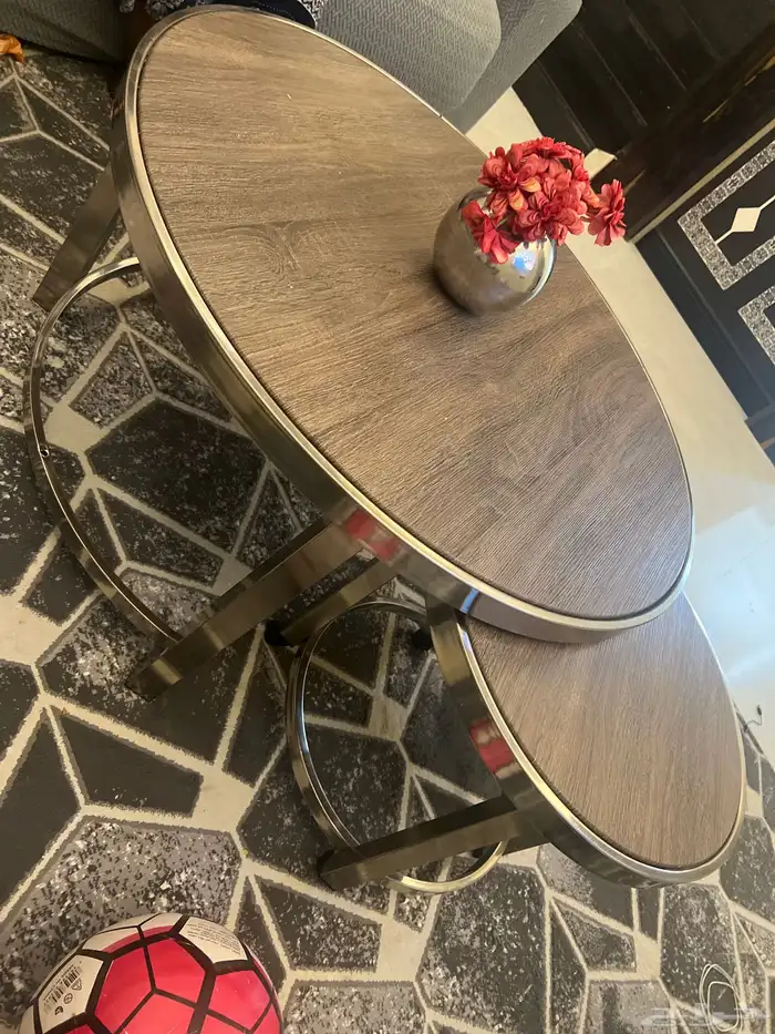 4طاولات سعر الشراء 1800 والبيع ع السوم 1