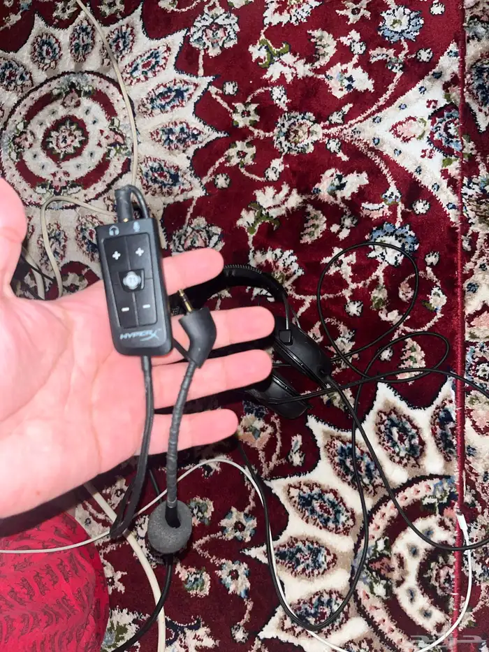 سماعة هايبركس خربانه لكن المايك والمكسر شغالين 0