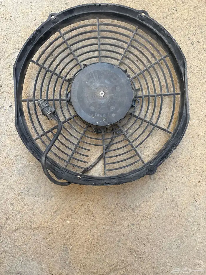 مروحه اسبال لايطاليه ممتازه بس متكسره الريش وضتني سعر الريش 1