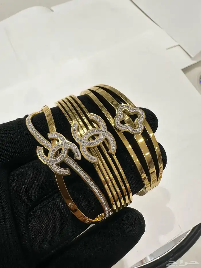 عطور ونظارة و أساور متوفر 82