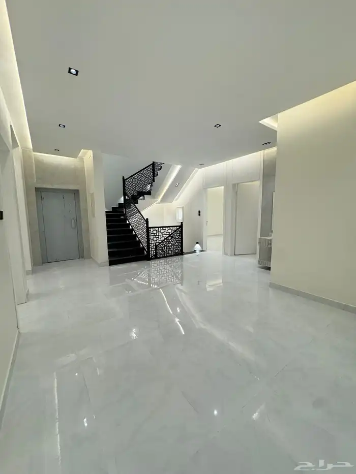 للبيع فلة تصميم كلاسكي أبو عريش 12