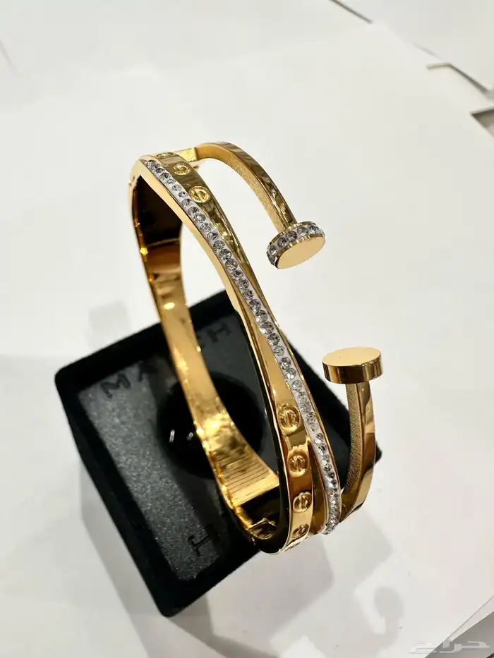 عطور ونظارة و أساور متوفر 31