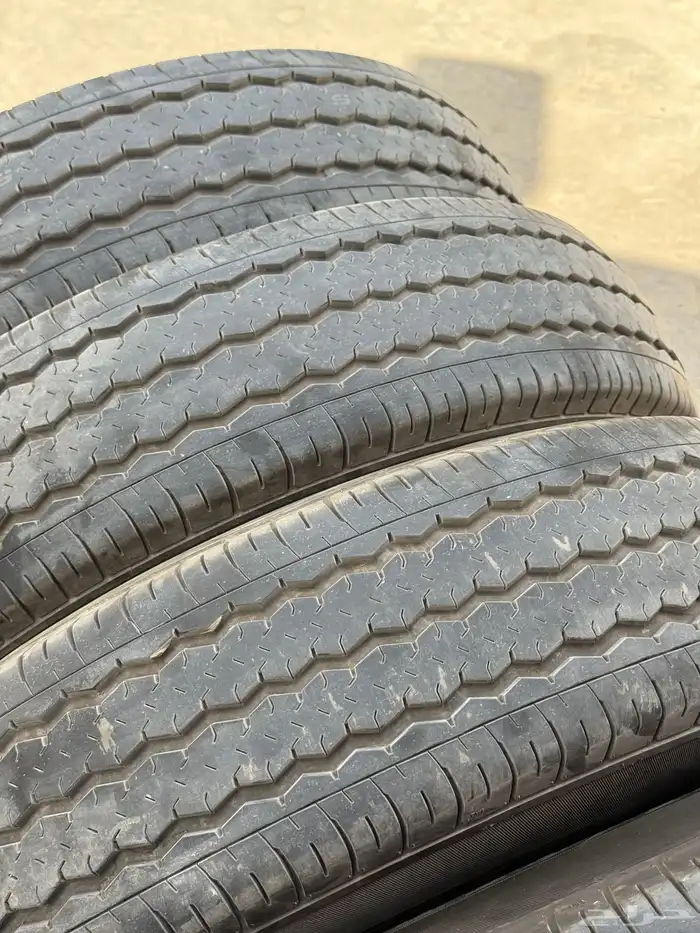 أربعه كفرات مع جنوط نيسان مقاس 16-85 235 نظيفه 8