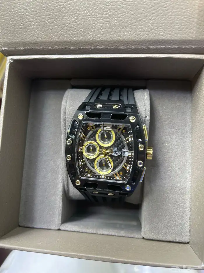 ساعة رجالي ماركة 8