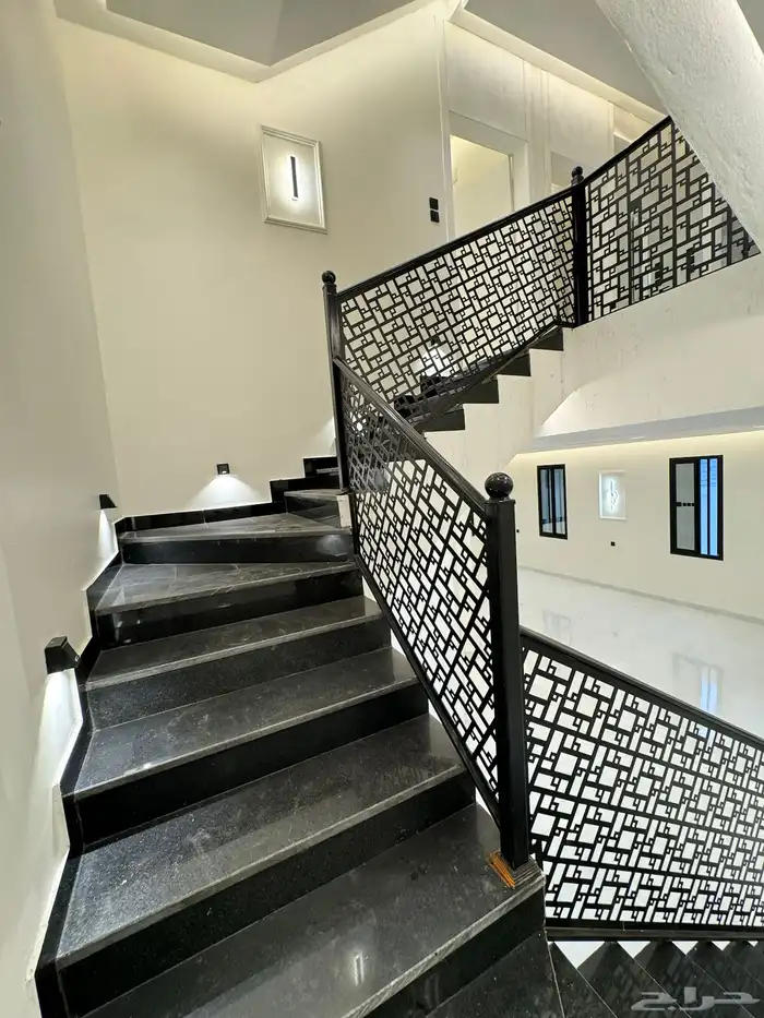 للبيع فلة تصميم كلاسكي أبو عريش 16
