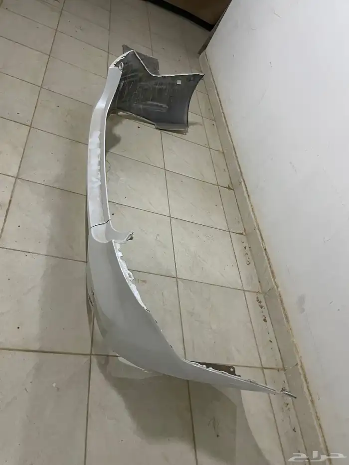 صدام كامري خلفي 0