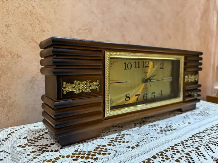 ساعة مكتب مع منبه و موسيقى 2