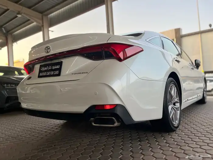 تويوتا افالون 2021. فل 15