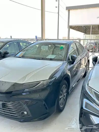 تويوتا كامري اسود 2025 ستاندرEسعودي 2