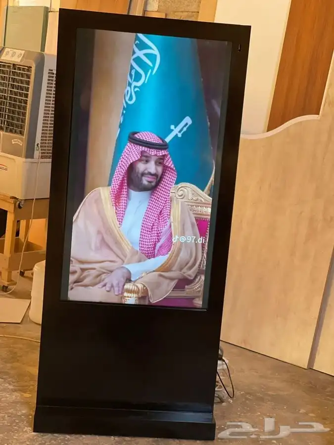 شاشة البنر المتحرك طولية 0