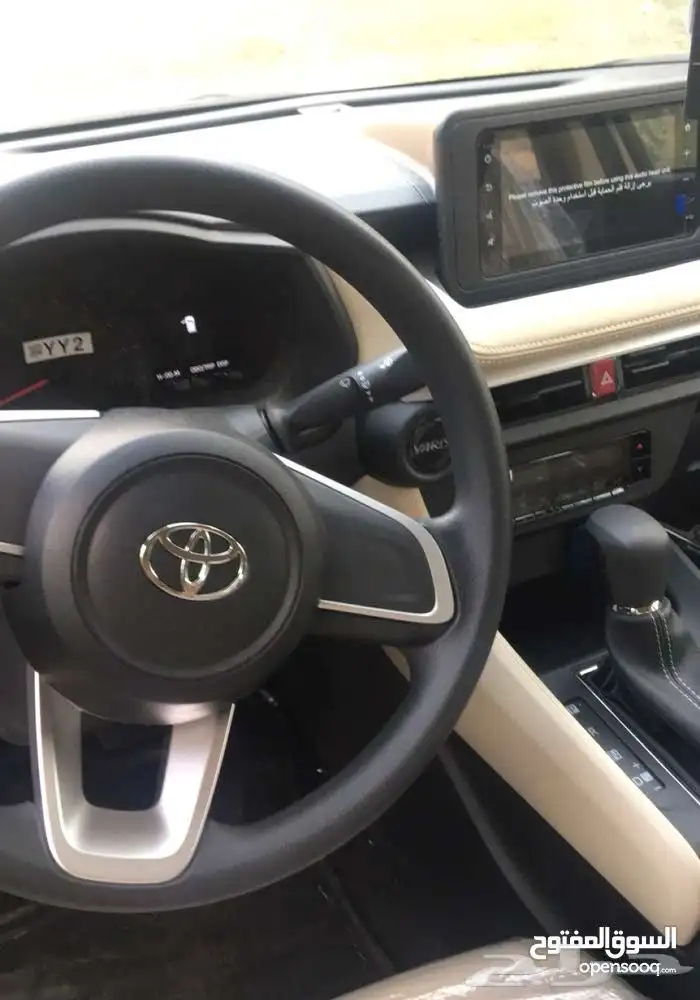 للبيع سياره يارس القير أوتوماتيك 2