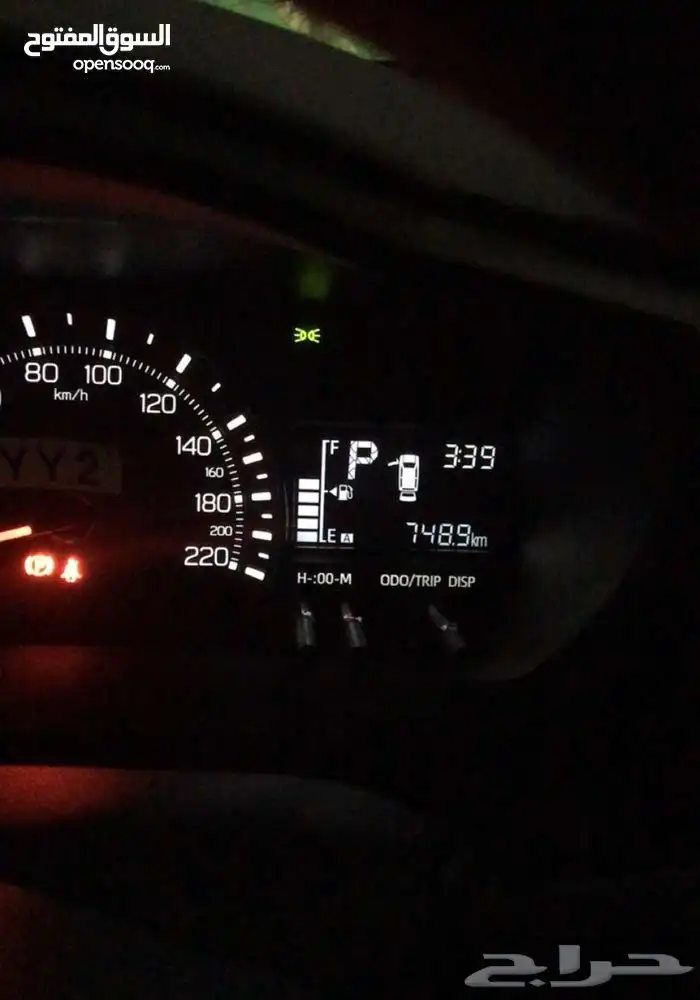 للبيع سياره يارس القير أوتوماتيك 4