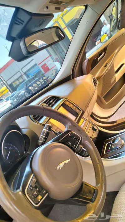 جاكوار XE 2016 index