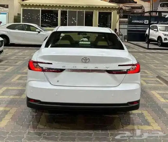 كامري E بنزين 2025 جميع الألوان 7