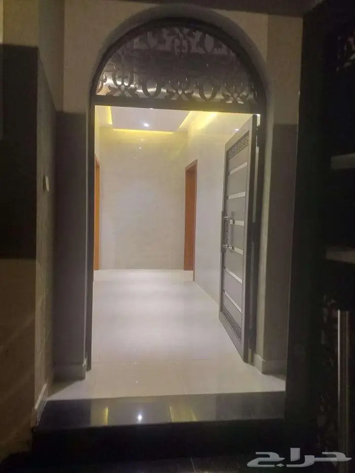 للايجار شقتين بحي الرياض 14
