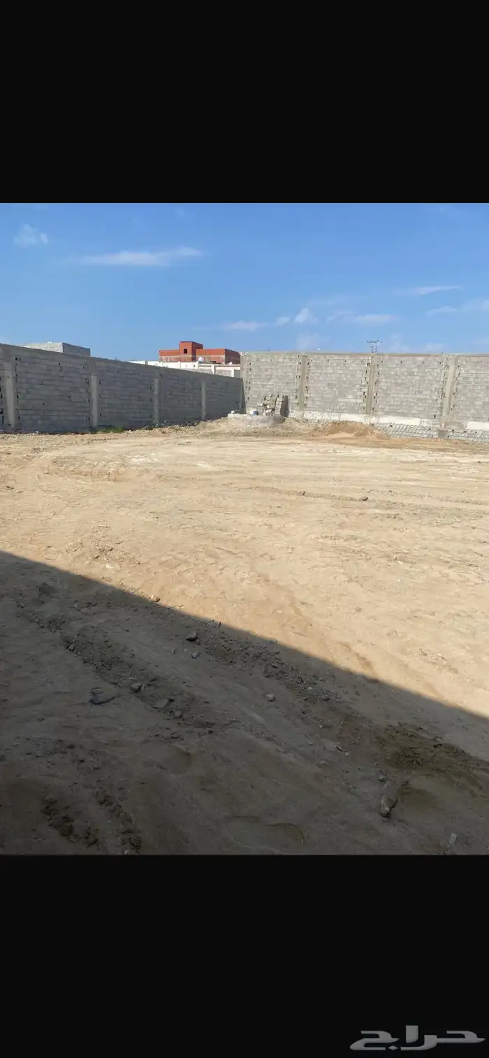 الحرازات حوش كبير للايجار ينفع لسكن او الشركات والمستودعات 0